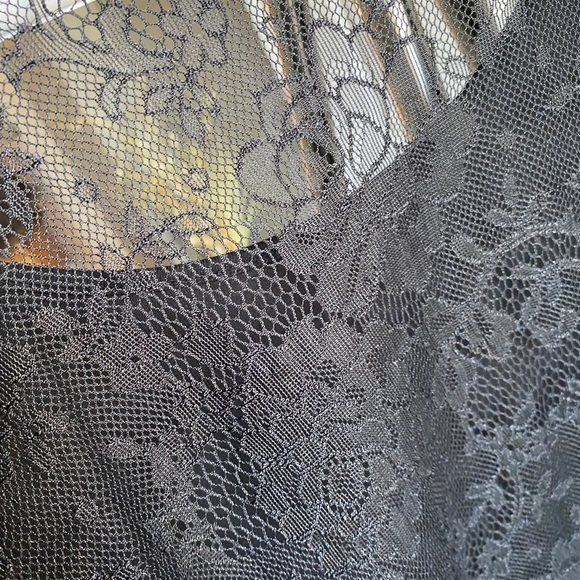 shirt - Picture 3 of 3